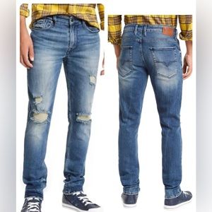 GUESS Men’s Slim Fit Tapered Leg Jeans